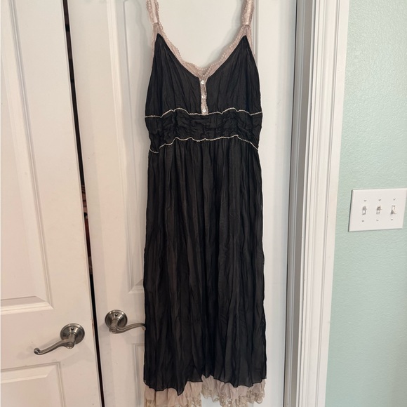Ideology Dresses & Skirts - Black and Cream Dress w/ Lace Detail